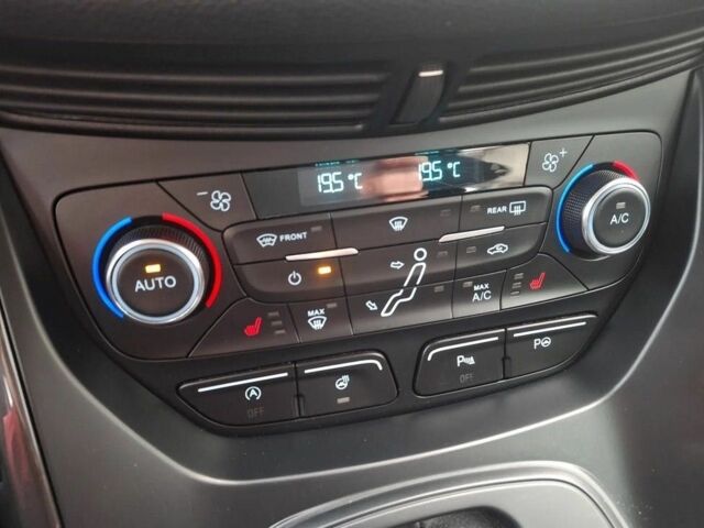 Серый Форд Си-Макс, объемом двигателя 0 л и пробегом 91 тыс. км за 10299 $, фото 5 на Automoto.ua