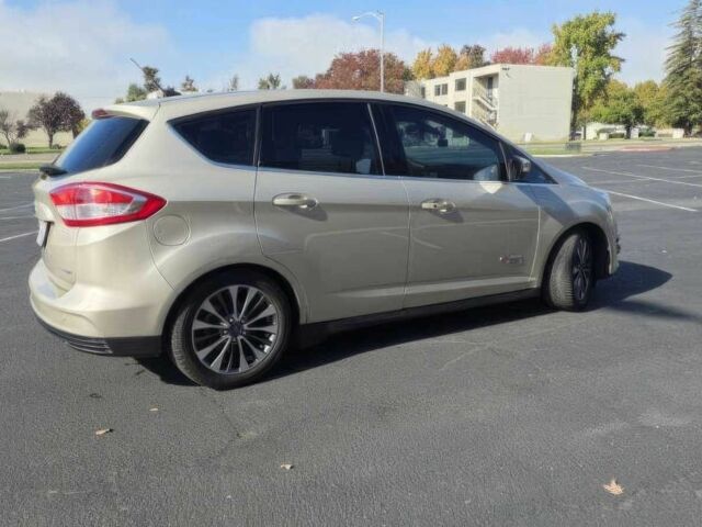 Серый Форд Си-Макс, объемом двигателя 2 л и пробегом 62 тыс. км за 4600 $, фото 6 на Automoto.ua