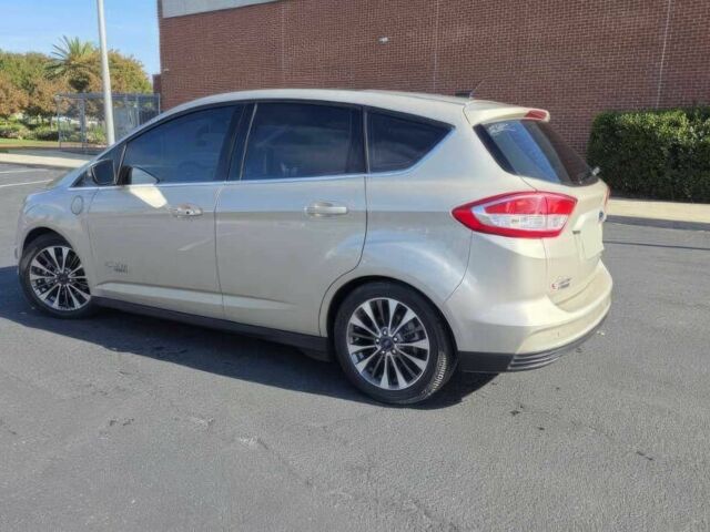 Серый Форд Си-Макс, объемом двигателя 2 л и пробегом 62 тыс. км за 4600 $, фото 5 на Automoto.ua