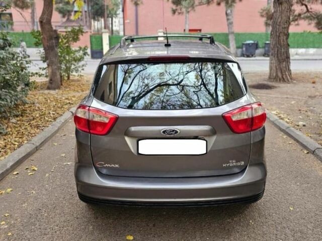 Серый Форд Си-Макс, объемом двигателя 2 л и пробегом 155 тыс. км за 8499 $, фото 3 на Automoto.ua