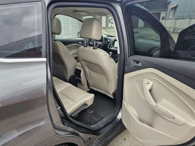 Серый Форд Си-Макс, объемом двигателя 0 л и пробегом 115 тыс. км за 8600 $, фото 4 на Automoto.ua