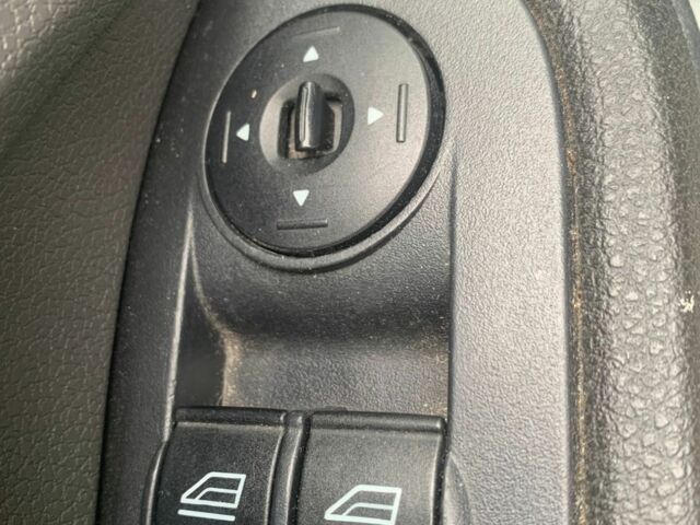 Серый Форд Си-Макс, объемом двигателя 1.8 л и пробегом 200 тыс. км за 4500 $, фото 8 на Automoto.ua