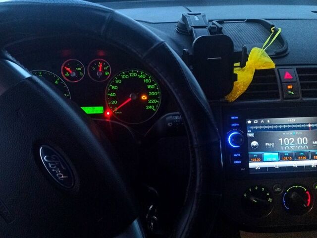 Серый Форд Си-Макс, объемом двигателя 1.6 л и пробегом 299 тыс. км за 4500 $, фото 1 на Automoto.ua