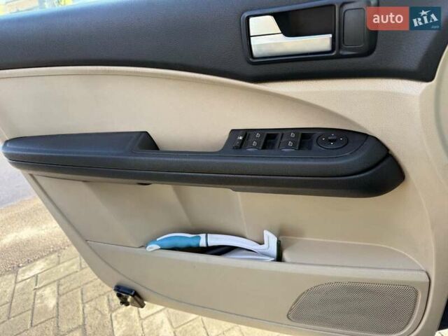 Серый Форд Си-Макс, объемом двигателя 2 л и пробегом 302 тыс. км за 5300 $, фото 22 на Automoto.ua