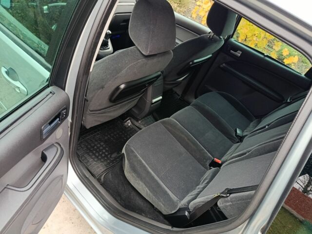 Сірий Форд Сі-Макс, об'ємом двигуна 1.8 л та пробігом 248 тис. км за 4999 $, фото 16 на Automoto.ua