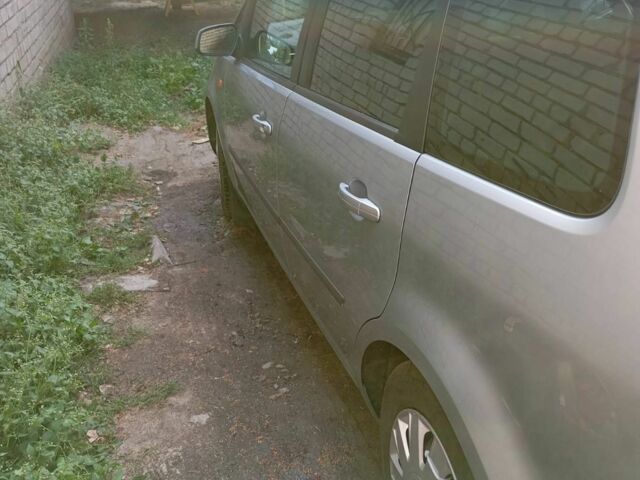 Сірий Форд Сі-Макс, об'ємом двигуна 1.8 л та пробігом 240 тис. км за 4400 $, фото 7 на Automoto.ua