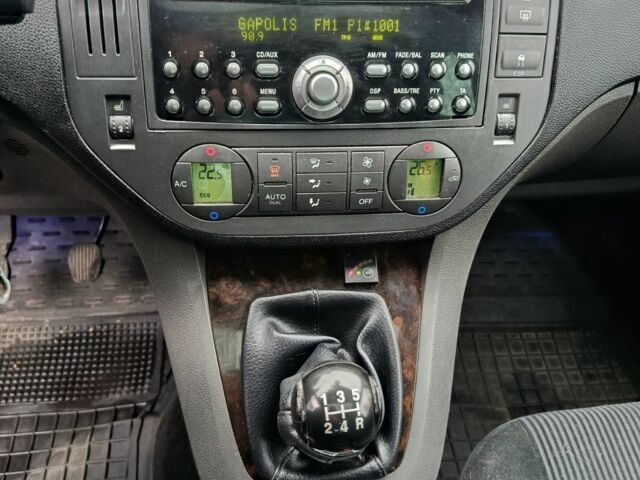 Сірий Форд Сі-Макс, об'ємом двигуна 1.8 л та пробігом 248 тис. км за 4999 $, фото 11 на Automoto.ua