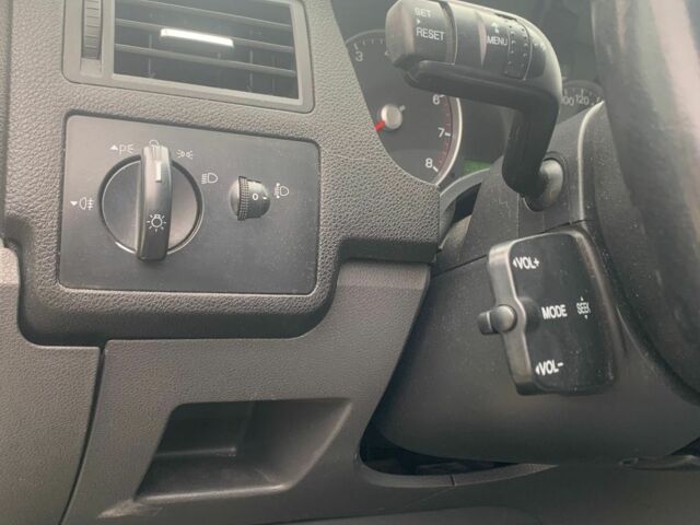 Серый Форд Си-Макс, объемом двигателя 1.8 л и пробегом 200 тыс. км за 4500 $, фото 9 на Automoto.ua