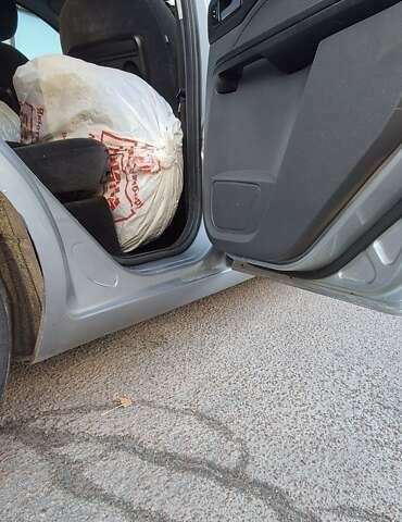 Серый Форд Си-Макс, объемом двигателя 2 л и пробегом 385 тыс. км за 5000 $, фото 13 на Automoto.ua