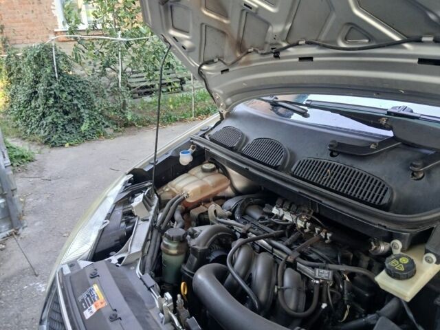 Сірий Форд Сі-Макс, об'ємом двигуна 1.6 л та пробігом 202 тис. км за 4200 $, фото 2 на Automoto.ua