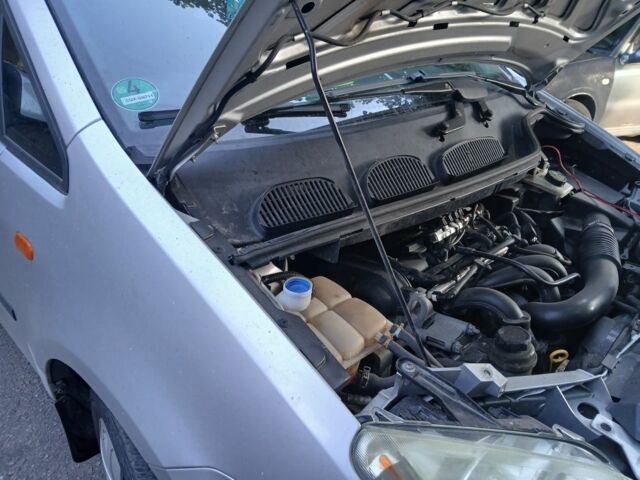 Сірий Форд Сі-Макс, об'ємом двигуна 1.6 л та пробігом 202 тис. км за 4200 $, фото 1 на Automoto.ua