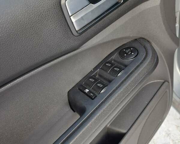 Серый Форд Си-Макс, объемом двигателя 2 л и пробегом 300 тыс. км за 5000 $, фото 23 на Automoto.ua