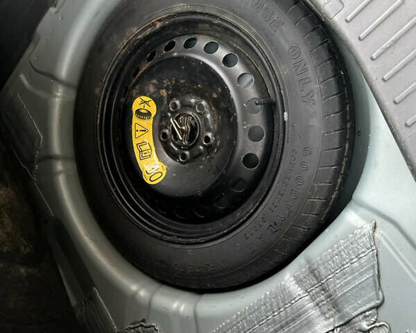 Сірий Форд Сі-Макс, об'ємом двигуна 1.56 л та пробігом 236 тис. км за 4900 $, фото 11 на Automoto.ua