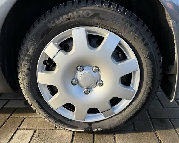 Серый Форд Си-Макс, объемом двигателя 2 л и пробегом 302 тыс. км за 5300 $, фото 29 на Automoto.ua