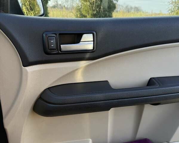 Серый Форд Си-Макс, объемом двигателя 2 л и пробегом 302 тыс. км за 5300 $, фото 23 на Automoto.ua