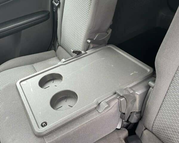 Сірий Форд Сі-Макс, об'ємом двигуна 1.6 л та пробігом 201 тис. км за 4000 $, фото 9 на Automoto.ua