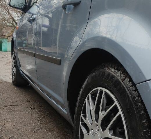 Серый Форд Си-Макс, объемом двигателя 1.8 л и пробегом 180 тыс. км за 4350 $, фото 5 на Automoto.ua