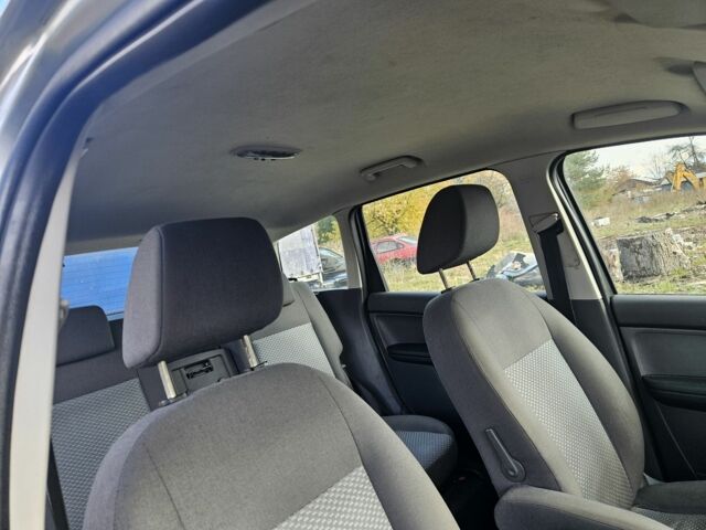 Серый Форд Си-Макс, объемом двигателя 1.6 л и пробегом 260 тыс. км за 2000 $, фото 15 на Automoto.ua