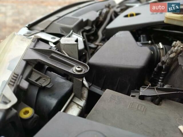 Серый Форд Си-Макс, объемом двигателя 1.75 л и пробегом 300 тыс. км за 3950 $, фото 37 на Automoto.ua