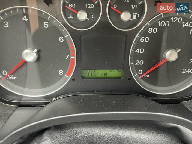Сірий Форд Сі-Макс, об'ємом двигуна 1.6 л та пробігом 201 тис. км за 4000 $, фото 17 на Automoto.ua