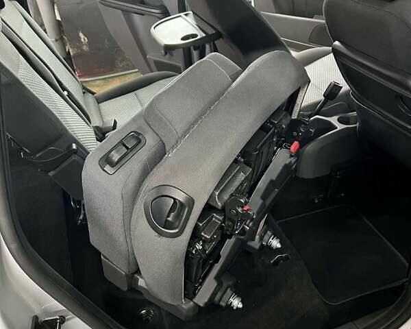 Сірий Форд Сі-Макс, об'ємом двигуна 1.6 л та пробігом 217 тис. км за 4900 $, фото 15 на Automoto.ua