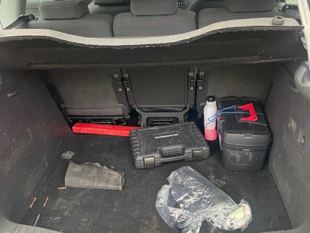 Сірий Форд Сі-Макс, об'ємом двигуна 1.6 л та пробігом 280 тис. км за 3700 $, фото 7 на Automoto.ua