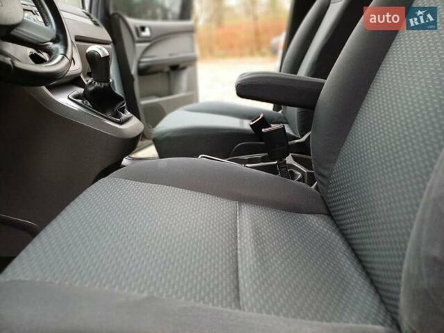 Серый Форд Си-Макс, объемом двигателя 1.75 л и пробегом 300 тыс. км за 3950 $, фото 25 на Automoto.ua