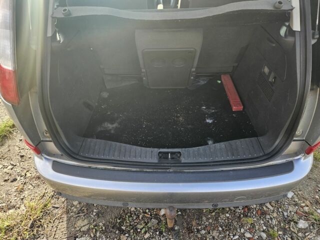 Серый Форд Си-Макс, объемом двигателя 1.6 л и пробегом 260 тыс. км за 2000 $, фото 16 на Automoto.ua