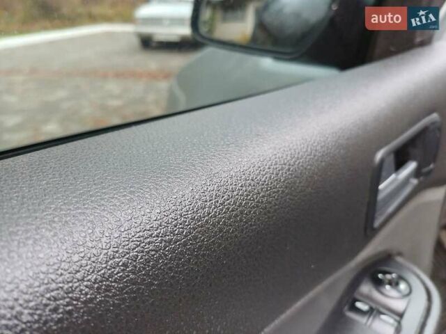 Серый Форд Си-Макс, объемом двигателя 1.75 л и пробегом 300 тыс. км за 3950 $, фото 28 на Automoto.ua