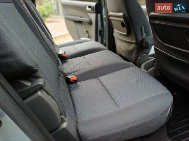 Серый Форд Си-Макс, объемом двигателя 1.75 л и пробегом 300 тыс. км за 3950 $, фото 32 на Automoto.ua