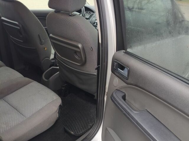 Серый Форд Си-Макс, объемом двигателя 1.6 л и пробегом 243 тыс. км за 2700 $, фото 4 на Automoto.ua