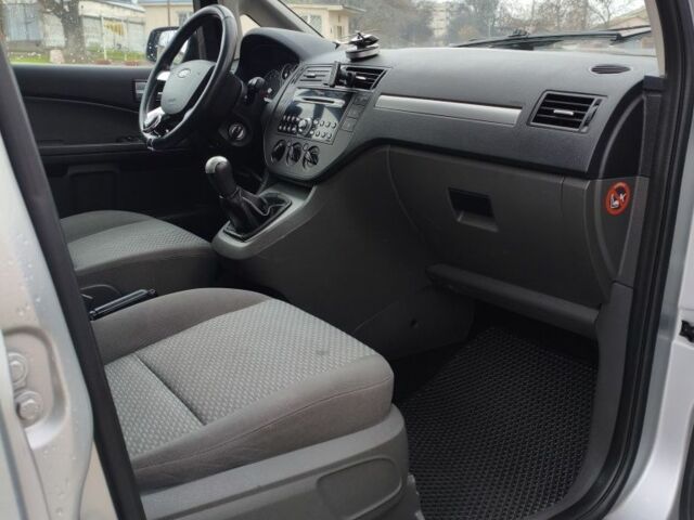 Серый Форд Си-Макс, объемом двигателя 1.6 л и пробегом 243 тыс. км за 2700 $, фото 5 на Automoto.ua