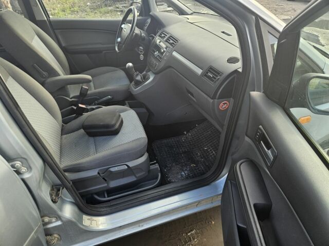 Серый Форд Си-Макс, объемом двигателя 1.6 л и пробегом 260 тыс. км за 2000 $, фото 8 на Automoto.ua