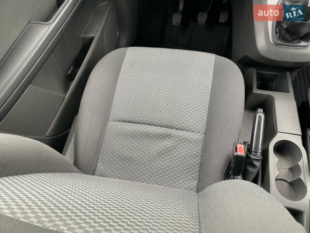Сірий Форд Сі-Макс, об'ємом двигуна 1.6 л та пробігом 149 тис. км за 5500 $, фото 14 на Automoto.ua