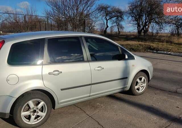 Серый Форд Си-Макс, объемом двигателя 1.6 л и пробегом 250 тыс. км за 5099 $, фото 2 на Automoto.ua