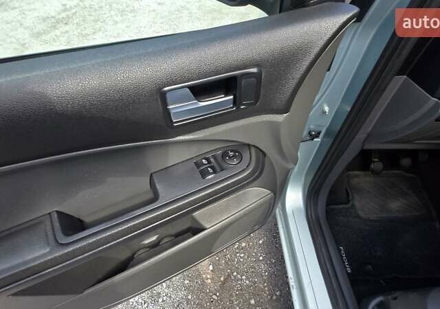 Серый Форд Си-Макс, объемом двигателя 1.6 л и пробегом 226 тыс. км за 4999 $, фото 14 на Automoto.ua