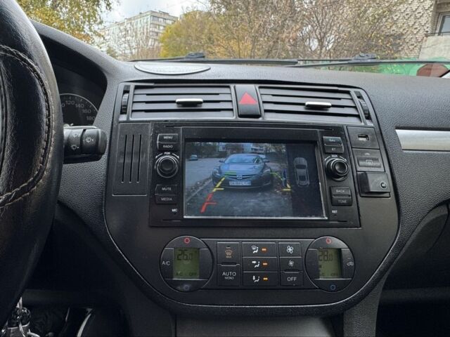 Серый Форд Си-Макс, объемом двигателя 1.6 л и пробегом 300 тыс. км за 3550 $, фото 9 на Automoto.ua