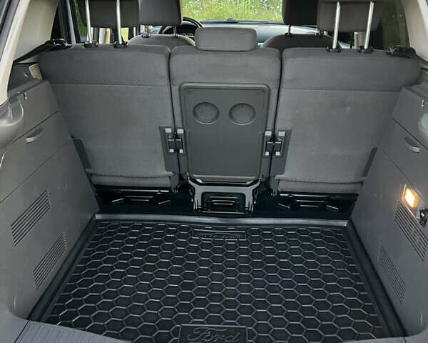 Серый Форд Си-Макс, объемом двигателя 1.8 л и пробегом 203 тыс. км за 5100 $, фото 21 на Automoto.ua