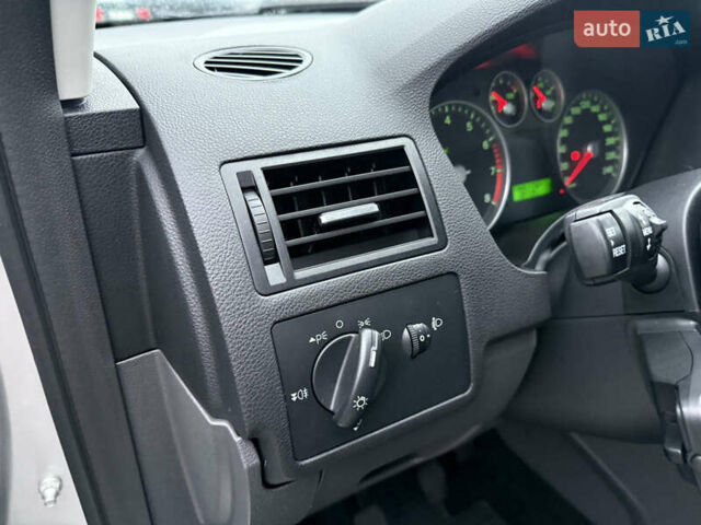 Форд Сі-Макс 2006 у Вінниці на Automoto.ua Сірий Форд Сі-Макс, об'ємом двигуна 1.6 л та пробігом 172 тис. км за 4999 $, фото 22 на Automoto.ua