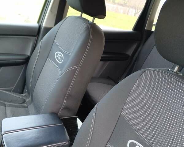 Серый Форд Си-Макс, объемом двигателя 1.8 л и пробегом 420 тыс. км за 5000 $, фото 7 на Automoto.ua