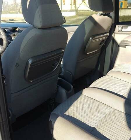 Серый Форд Си-Макс, объемом двигателя 1.6 л и пробегом 250 тыс. км за 5099 $, фото 7 на Automoto.ua