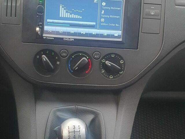 Серый Форд Си-Макс, объемом двигателя 1.6 л и пробегом 218 тыс. км за 4500 $, фото 2 на Automoto.ua