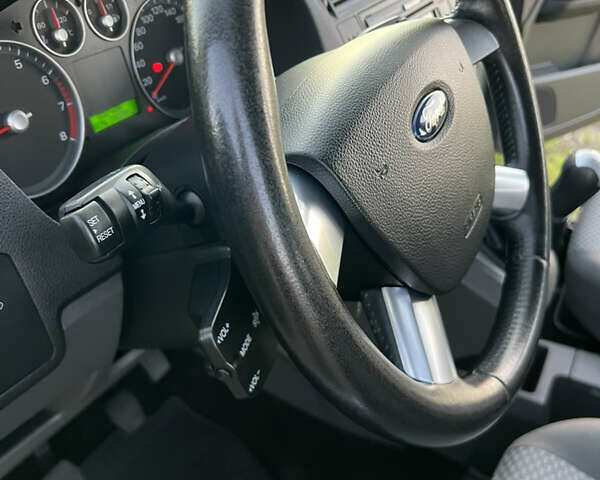 Серый Форд Си-Макс, объемом двигателя 1.8 л и пробегом 203 тыс. км за 5100 $, фото 13 на Automoto.ua