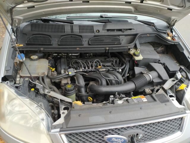 Серый Форд Си-Макс, объемом двигателя 1.6 л и пробегом 330 тыс. км за 3950 $, фото 3 на Automoto.ua