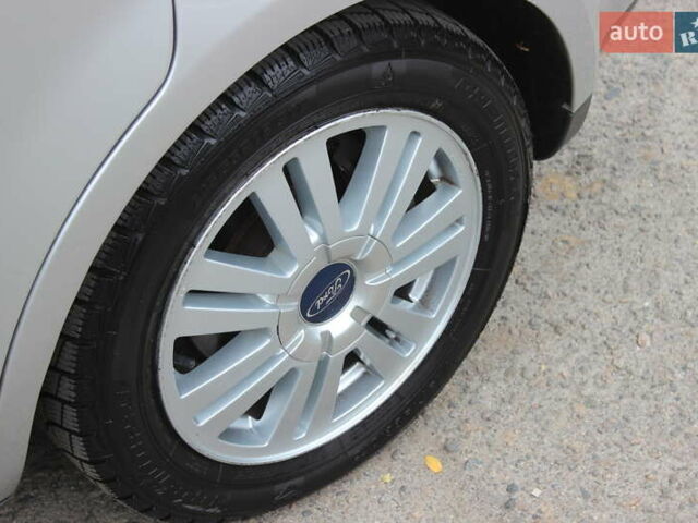 Сірий Форд Сі-Макс, об'ємом двигуна 2 л та пробігом 108 тис. км за 6999 $, фото 11 на Automoto.ua