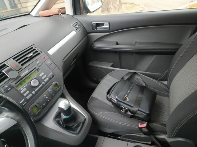 Серый Форд Си-Макс, объемом двигателя 1.6 л и пробегом 330 тыс. км за 3950 $, фото 4 на Automoto.ua