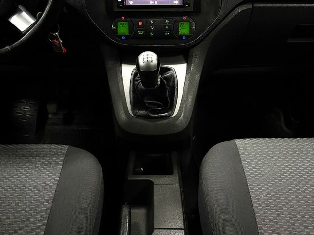 Серый Форд Си-Макс, объемом двигателя 1.8 л и пробегом 196 тыс. км за 4500 $, фото 12 на Automoto.ua