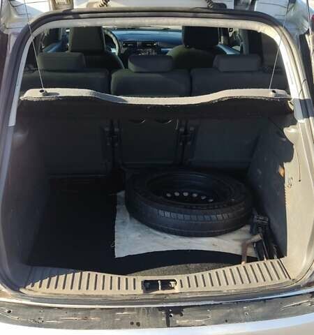 Серый Форд Си-Макс, объемом двигателя 1.6 л и пробегом 250 тыс. км за 5099 $, фото 4 на Automoto.ua