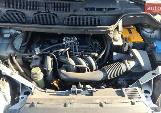 Серый Форд Си-Макс, объемом двигателя 1.6 л и пробегом 250 тыс. км за 5099 $, фото 11 на Automoto.ua