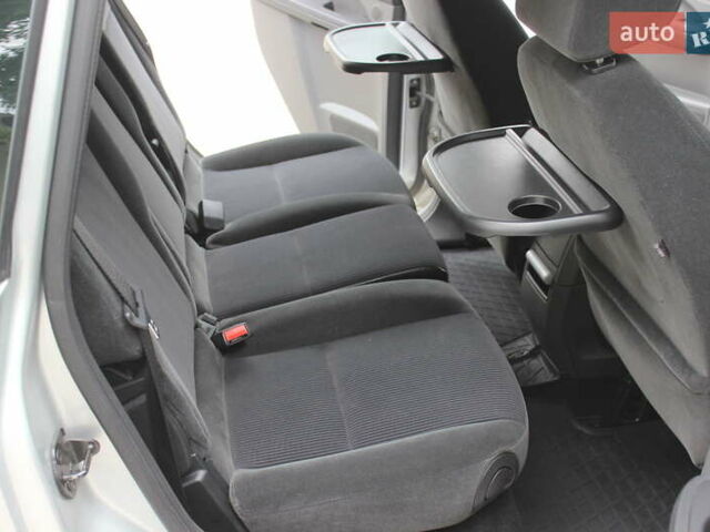 Сірий Форд Сі-Макс, об'ємом двигуна 2 л та пробігом 108 тис. км за 6999 $, фото 23 на Automoto.ua